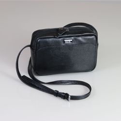Bolsa Lizi Preto - Metal Grafite | Couro Legítimo - LUZZIÊ