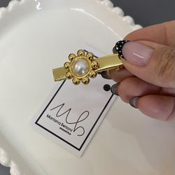 presilha flor pérola - 000103 - Mariana Bertoni Acessórios