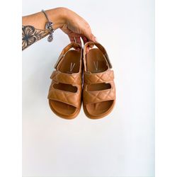 PAPETE CATARINA CARAMELO - 0003350011 - Morena Brasil Shoes