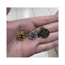 PAR PINGENTE SÃO BENTO PP ML6036 . - 0000310001 - Metal Light