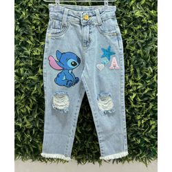 Calça jeans Stitch com inicial do nome - Mini Bella Kids