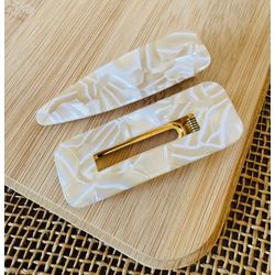 PRESILHAS - KIT COM 2 UN. - BRANCO E CREME - PSZ7... - MONOWI 