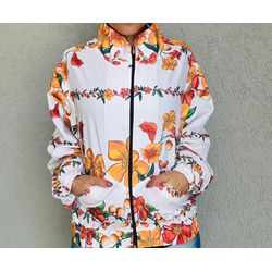 CORTA-VENTO ESTAMPADO - FLORAL COM FUNDO CLARO - ... - MONOWI 