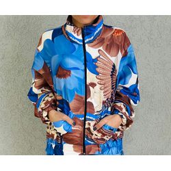 CORTA VENTO ESTAMPADO - SEM CAPUZ - TONS DE AZUL E... - MONOWI 