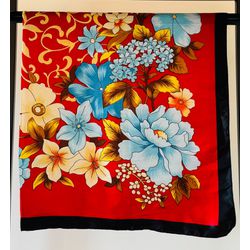 LENÇO - FLORAL - COM FUNDO VERMELHO - 55859674 - MONOWI 