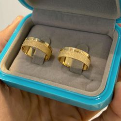 Par de Alianças Casamento Ouro 18k Amarelo 6mm Qua... - Nosso Sentimento