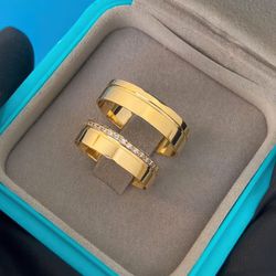 Par de Alianças Casamento Ouro 18k Amarelo 5mm Qua... - Nosso Sentimento