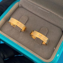 Par de Alianças Casamento Ouro 18k Amarelo 5mm Qua... - Nosso Sentimento