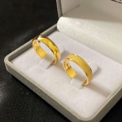 Par de Alianças Casamento Ouro 18k Amarelo 5mm Aba... - Nosso Sentimento