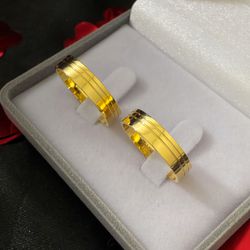 Par de Alianças Casamento Ouro 18k Amarelo 5mm Qua... - Nosso Sentimento