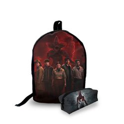 Mini Mochila Urbana + Estojo - Stranger Thinks - L... - PAINELPR