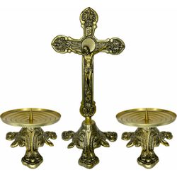 Conjunto Crucifixo Metal De Altar 30 Cm e 2 Castiçal Baixo 7x13cm - KI.04 - Paludo Artigos Católicos