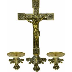 Conjunto Crucifixo Metal De Altar 37,5 Cm e 2 Castiçal Baixo 7x13cm - KI.05 - Paludo Artigos Católicos