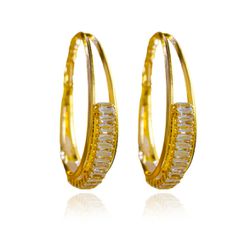 Brinco Argola Grande Oval com Zircônias Riviera Ba... - Kumbayá Joias