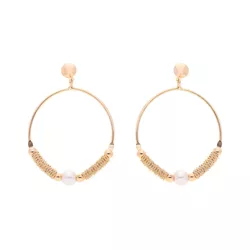 Brinco Círculo Vazado Pérola com Trançados by Kumb... - Kumbayá Joias