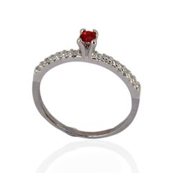 Anel Solitário Cravejado com Zircônia Vermelho Sem... - Kumbayá Joias