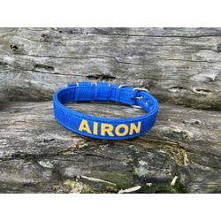 COLEIRA BABY PERSONALIZADA 3cm azul riscado com no... - PETSPACE