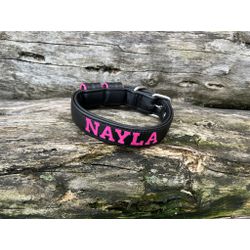 COLEIRA BABY PERSONALIZADA 3cm preta com nome em r... - PETSPACE