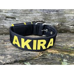COLEIRA PERSONALIZADA 5cm preta com nome em amarel... - PETSPACE