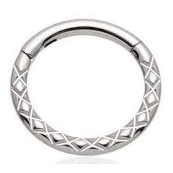 Argola Em Corte Piramide Altamente Polida - PB-060 - Pierce Boutique