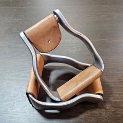 Estribo de Alumínio Modelo importado - Equitech - ... - PROTEC HORSE - A LOJA DOS GRANDES CAMPEÕES