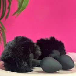 Rabbit - Plug Anal Siliconado Pompom - Quero Vibrar