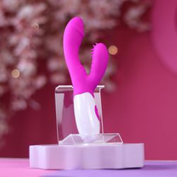 Andre - Vibrador Duplo Com Movimento No Clitóris - Quero Vibrar