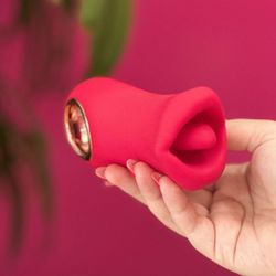 Aroa Big Mouth - Vibrador Boca com Lingua - Quero Vibrar