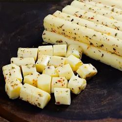 Queijo Mussarela Palito Temperado Vila Caipira - Vim da Canastra