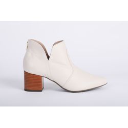 Bota Couro Salto Bloco Off White Ref. 09972.09963 - REGIMATTOS