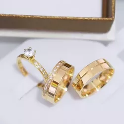 Par de Alianças em ouro 18K - REINOAUI