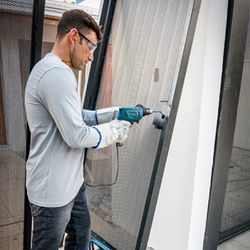 Furadeira de Impacto Bosch GSB 550 RE 550W