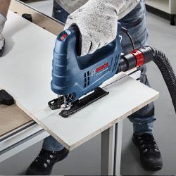 Serra Tico-tico Bosch GST 680 500W 1 Lâmina e Protetor Anti-farpas