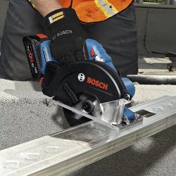 Serra Circular 18V Sem Fio Com Carregador e 2 Baterias (GKM 18V-50) - Bosch