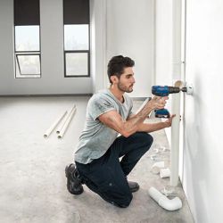 Parafusadeira Furadeira de Impacto 18V Sem Fio Com Carregador e 2 Baterias (GSB180-Li) - Bosch
