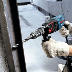 Martelo Perfurador Rompedor Bosch GBH 2-26 DRE 800W 3,0J EPTA em Maleta