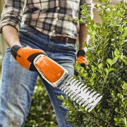Podador de Arbustos Com Bateria e Carregador HSA 26 - 127V (HA03-011-3509) - Stihl
