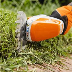 Podador de Arbustos Com Bateria e Carregador HSA 26 - 127V (HA03-011-3509) - Stihl