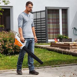Soprador Com Bateria e Carregador BGA 45 (4513-011-5907) - Stihl