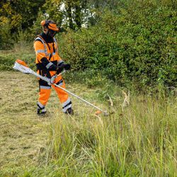 Roçadeira a Bateria FS 135 Com Lâmina 2 Pontas (FA01-200-0001) - Stihl