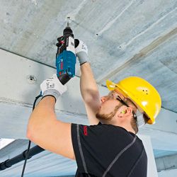 Martelete rompedor Bosch GBH 2-28 D 850W em maleta