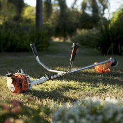 Roçadeira a Combustão FS 55 Com Lâmina 2 Pontas (4140-200-0442) - Stihl
