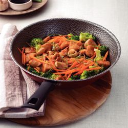 Wok Loreto em Alumínio Antiaderente Vermelho 28cm / 3,6L (20395/728) - Tramontina
