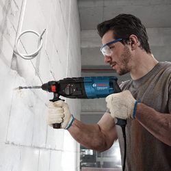 Martelo Perfurador Rompedor Bosch GBH 2-24 D 820W 2,7J EPTA em Maleta