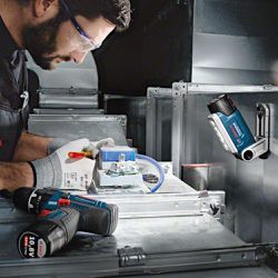 Lanterna a Bateria Bosch GLI 12V-330, 12V, com 330 Lúmens, sem Bateria e sem Carregador