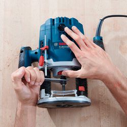 Tupia GOF 130 Bosch 1300W