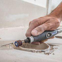 Dremel 3000 Microrretífica com Eixo Flexível e 82 Acessórios