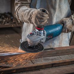 Lixadeira Bosch GWS 22 U 2200W com 1 disco de lixa