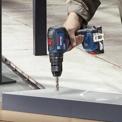 Parafusadeira Furadeira Impacto Brushless Bosch GSB 18V-50-1B | 1 bateria e maleta