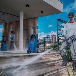 Lavadora de Alta Pressão GHP 220 - 220V Com Mangueira e Luva - Bosch